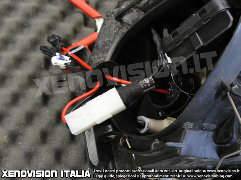 xenovision-guida-istallazione-kit-xenon-canbus-golf-vi-16