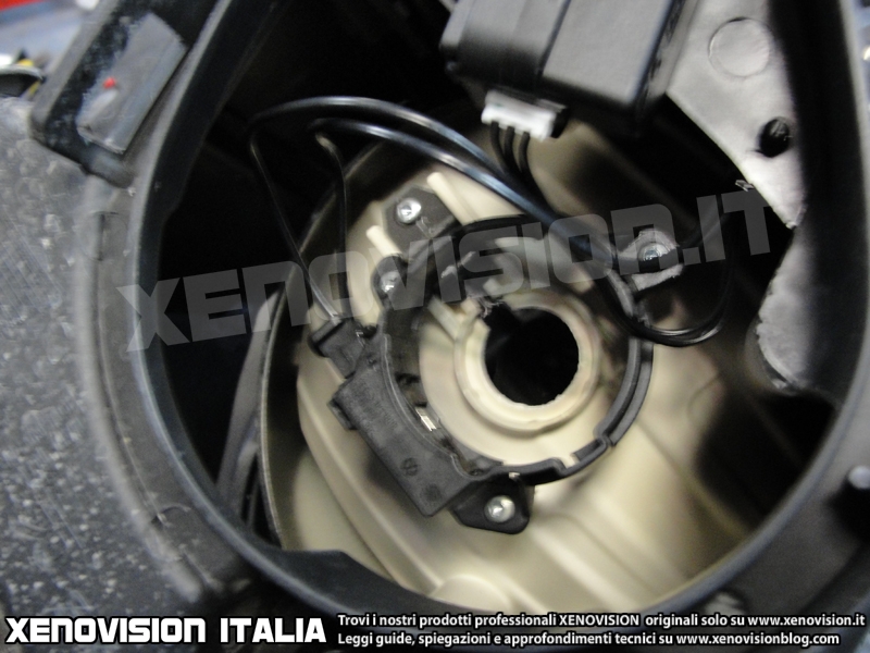 xenovision-guida-istallazione-kit-xenon-canbus-golf-vi-7